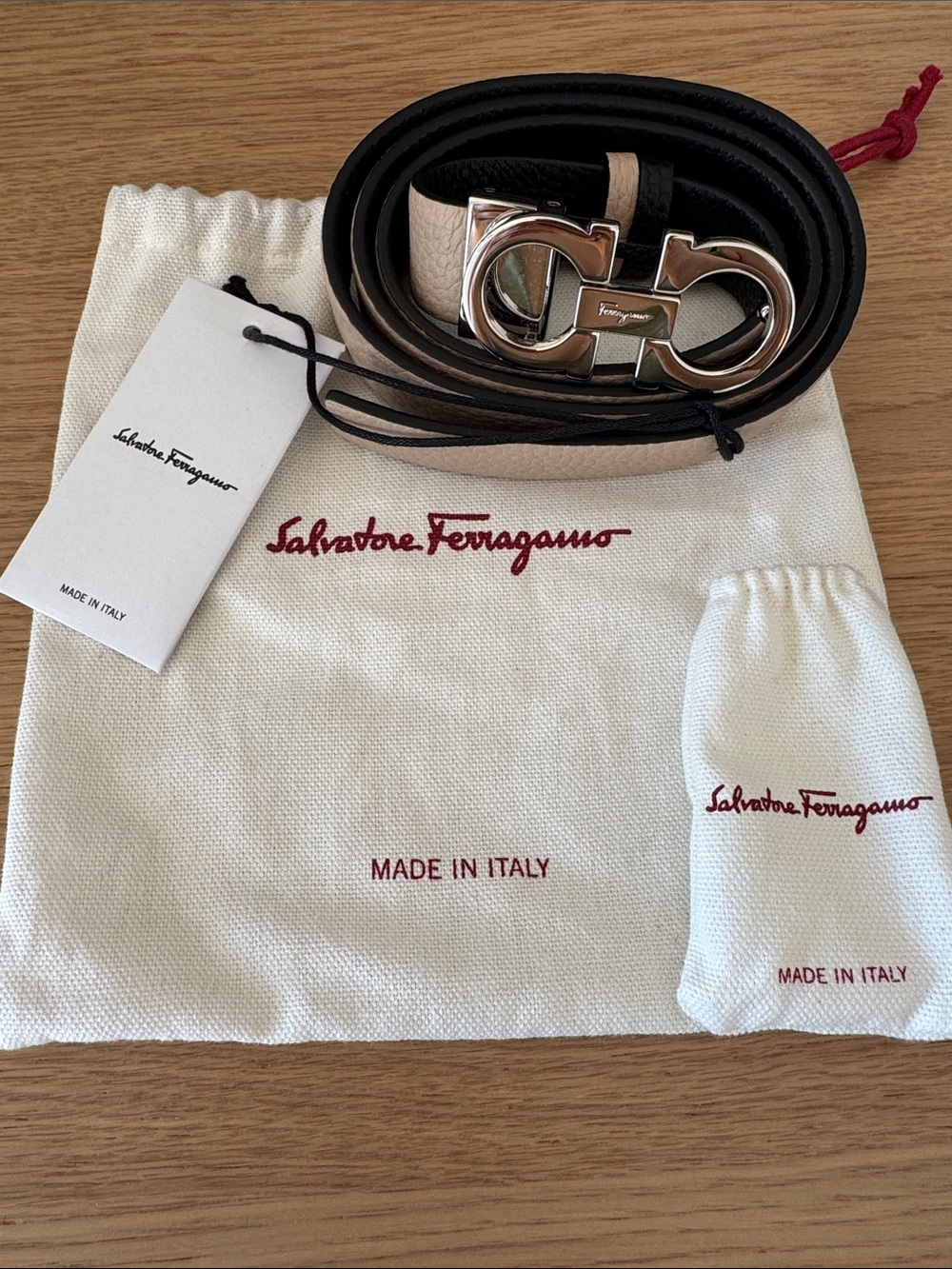 Salvatore Ferragamo Women's Reversible Black/Nude Leather Belt